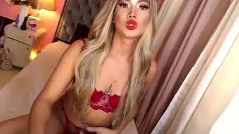 Snapshot of ur_sassygirl chatting on 4, 3, 2025 Kath online show from 4, 3, 2025