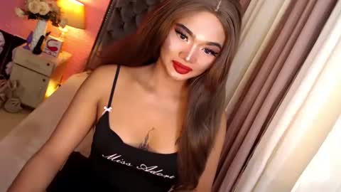 Snapshot of ur_sassygirl chatting on 8, 3, 2025 Kath online show from 8, 3, 2025