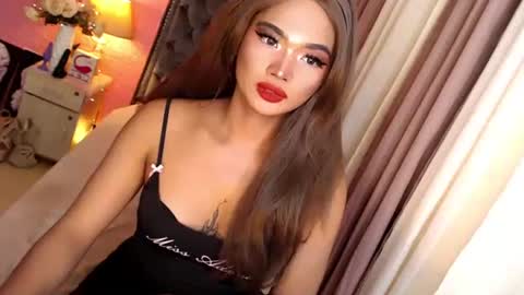 Snapshot of ur_sassygirl chatting on 8, 3, 2025 Kath online show from 8, 3, 2025