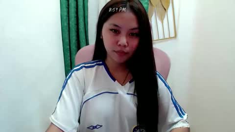 ur_small_girl online show from 14, 11, 2025