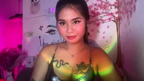 HelloIm  Girly online show from 26, 4, 2026