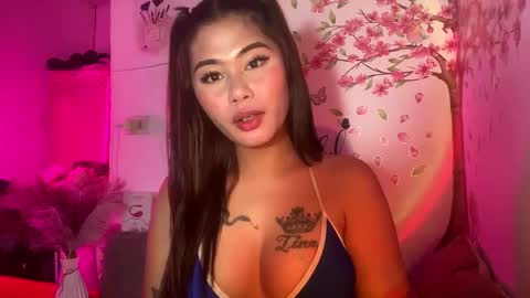 HelloIm  Girly online show from 30, 4, 2026