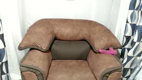 Snapshot of urasian_cassey chatting on 13, 10, 2025 urasian_cassey online show from 13, 10, 2025