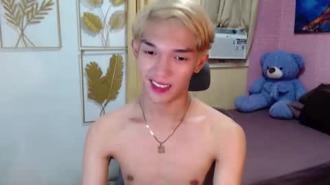 urasian_john20 online show from 12, 4, 2026