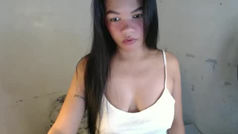 Snapshot of urbeautifulnightmare chatting on 23, 10, 2025 venice online show from 23, 10, 2025