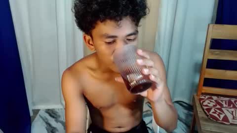 urboyvenz online show from 27, 4, 2026