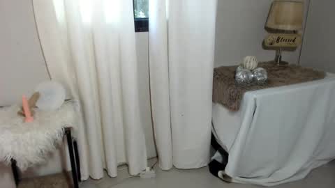 urcrushnextdoor_ online show from 19, 1, 2025
