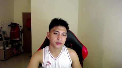 Snapshot of urcuteguy_jhonx chatting on 27, 5, 2026 Dannie online show from 27, 5, 2026