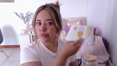 Mia Miller online show from 13, 2, 2026