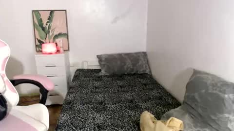 ayumi reacher online show from 9, 3, 2025