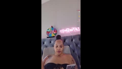 Snapshot of urfaveriri chatting on 22, 11, 2025 urfaveriri online show from 22, 11, 2025