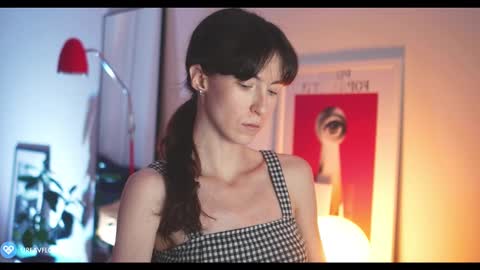 Snapshot of urfavflwers chatting on 6, 2, 2025 Aleksandra online show from 6, 2, 2025