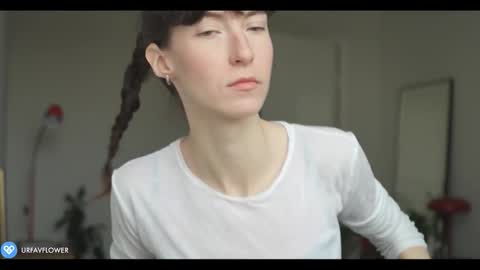 Snapshot of urfavflwers chatting on 23, 11, 2025 Aleksandra online show from 23, 11, 2025