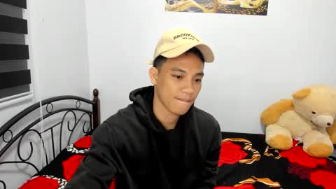 urfucker_vinz online show from 10, 4, 2026