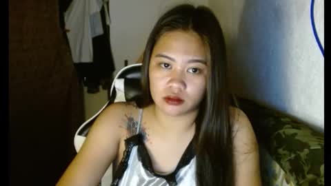 Snapshot of urfynestasian chatting on 5, 1, 2025 urfynestasian online show from 5, 1, 2025