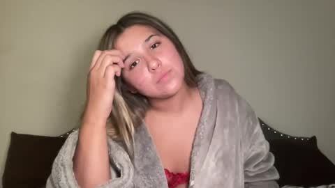 urgirlgracie966 online show from 28, 7, 2026