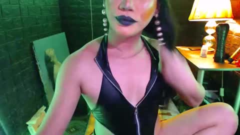 queen norelle online show from 6, 10, 2025