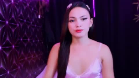 urhot_maxine online show from 22, 7, 2026