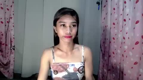 urloverjasmine_xx online show from 17, 3, 2026