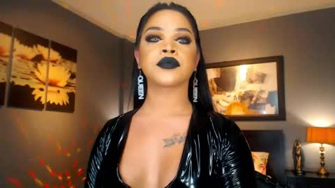 UrMajestyTyra online show from 25, 4, 2026