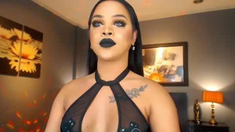 UrMajestyTyra online show from 27, 4, 2026