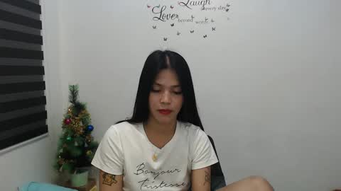 Snapshot of urpreciouspinayxxx chatting on 9, 12, 2024 hi im kim online show from 9, 12, 2024