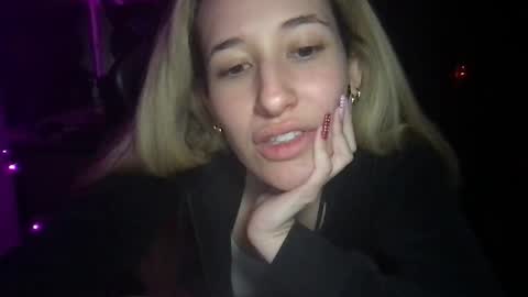 Snapshot of urprincessxox chatting on 23, 12, 2025 urprincessxox online show from 23, 12, 2025