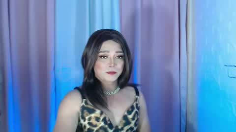 Snapshot of urqueen_cassandra chatting on 8, 10, 2025 BEA online show from 8, 10, 2025