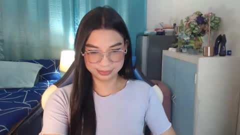 Ashley Kate Mateo Gray online show from 17, 9, 2025