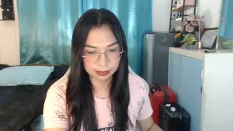 Snapshot of urwetasianprincessxx chatting on 28, 7, 2026 Ashley Kate Mateo Gray online show from 28, 7, 2026