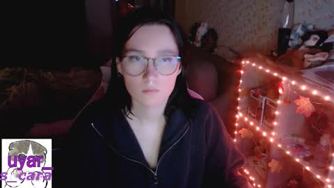 Snapshot of uyar_ chatting on 18, 10, 2025 Cara online show from 18, 10, 2025