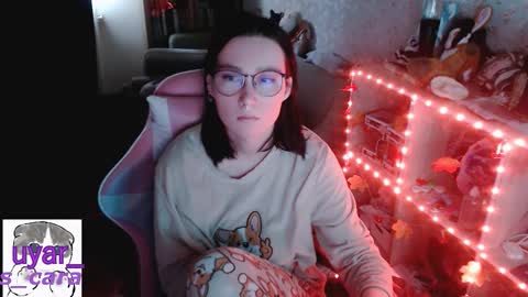 Snapshot of uyar_ chatting on 2, 11, 2025 Cara online show from 2, 11, 2025