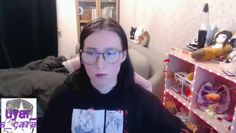 Snapshot of uyar_ chatting on 10, 11, 2025 Cara online show from 10, 11, 2025