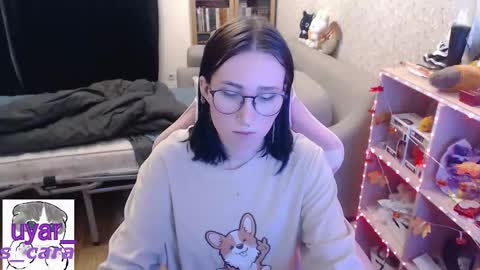 Snapshot of uyar_ chatting on 22, 11, 2025 Cara online show from 22, 11, 2025