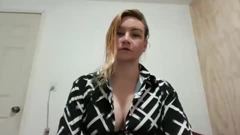 Snapshot of vagimosa chatting on 3, 10, 2025 vagimosa online show from 3, 10, 2025