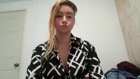 Snapshot of vagimosa chatting on 15, 10, 2025 vagimosa online show from 15, 10, 2025