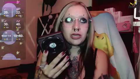 Vainilla Independent model online show from 7, 8, 2026