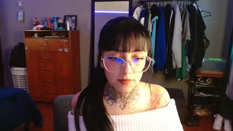 Snapshot of val_azuna chatting on 27, 11, 2025 valentina online show from 27, 11, 2025