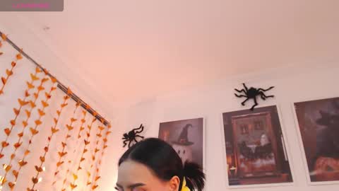 Snapshot of valen_ross_ chatting on 9, 10, 2025 valentina Rossi 3 online show from 9, 10, 2025