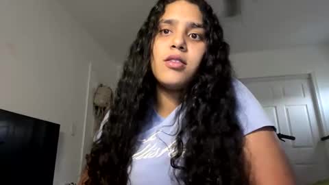 valentina614033 online show from 5, 1, 2025