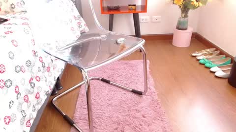 Valen Ferrer online show from 27, 12, 2024