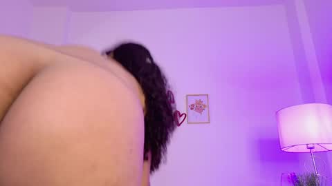 Snapshot of valentina_king18 chatting on 4, 6, 2026 VALENTINA online show from 4, 6, 2026