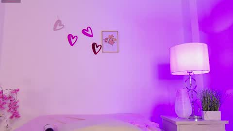Snapshot of valentina_king18 chatting on 10, 6, 2026 VALENTINA online show from 10, 6, 2026