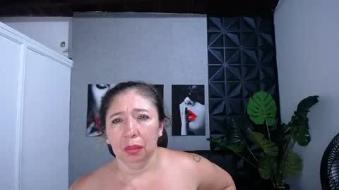 Snapshot of valentina_mature chatting on 30, 5, 2026 Valentina online show from 30, 5, 2026