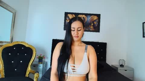 ValentinaJaramilloo online show from 5, 6, 2026