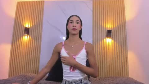 valentinaliux_ online show from 23, 4, 2026