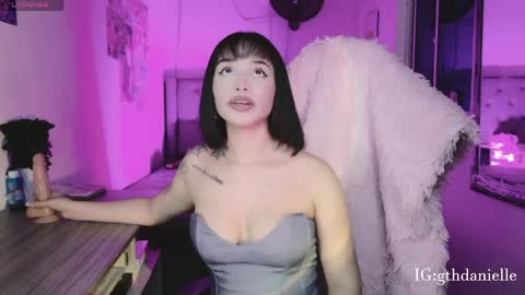 Danielle  Please help me to reach 300 thumbs up online show from 21, 4, 2026