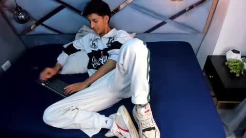 valentino lux online show from 29, 11, 2025