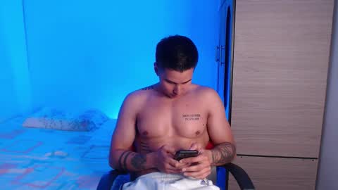 Snapshot of valentinosex_1 chatting on 3, 10, 2025 VALENTINO online show from 3, 10, 2025