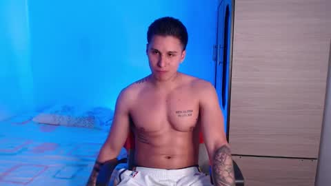 Snapshot of valentinosex_1 chatting on 5, 10, 2025 VALENTINO online show from 5, 10, 2025